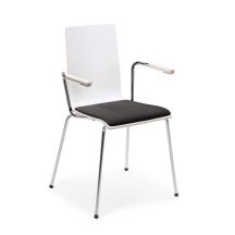 Valkoinen Sara-tuoli mustalla istuimella ja käsinojilla